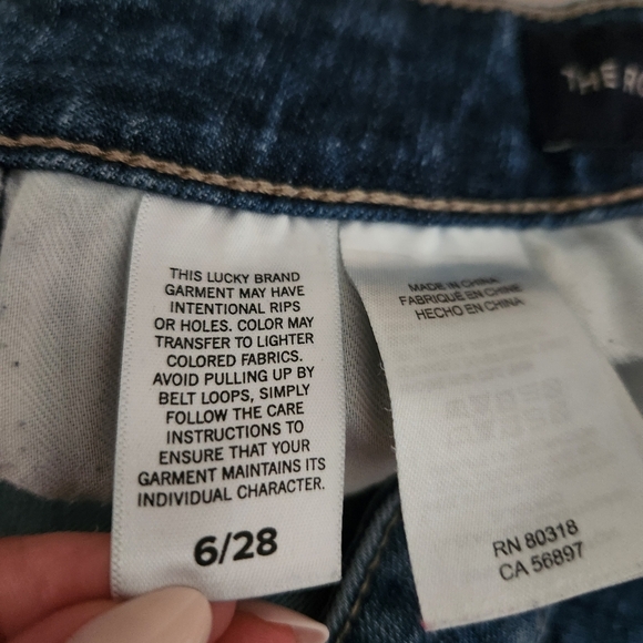 Lucky Brand | The Roll Up Stretch Denim Jean Shorts - Size 6/28 - Picture 13 of 15